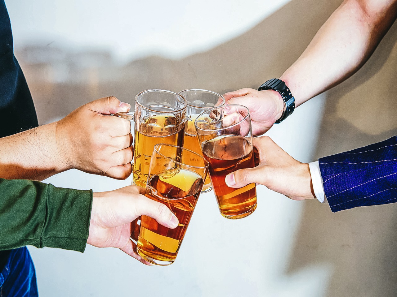 褒めあう飲み会